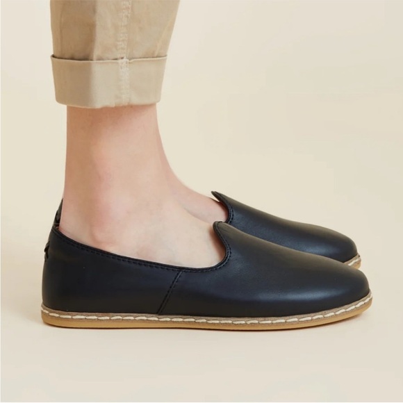Charix Shoes - SOLD……Charix Black Leather Slip On Shoes
Women's Loafer Comfort Shoe Walking